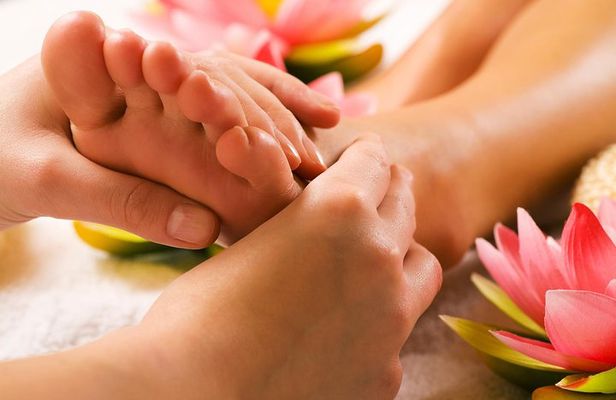 40-Minute Feet Massage