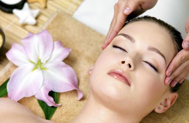 Royal Facial Treatment plus 20-minutes Free Fish Pedi
