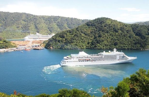 Private Excursion: Scenic and Seascape Delights from Picton