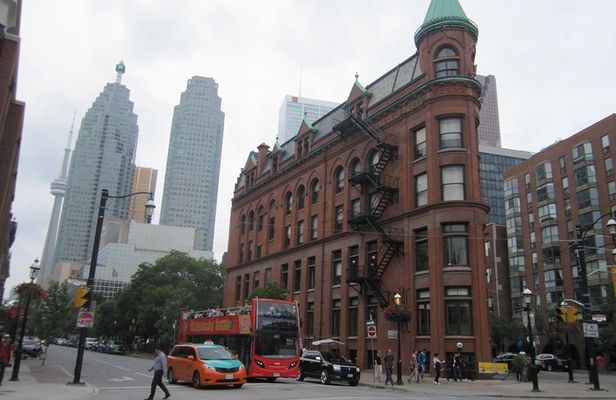 Toronto Downtown Private Walking Tour