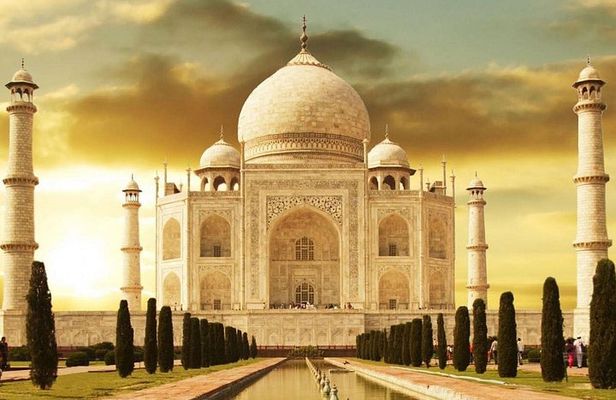 Same Day Agra from Delhi by Train(Gatimaan Express)