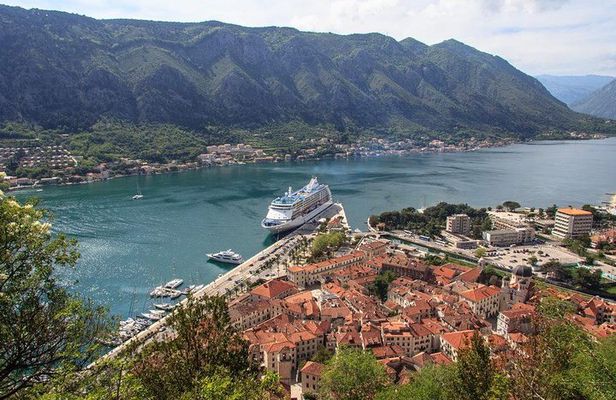Luxury Perast and Njegusi Village Tour