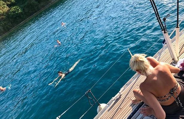 Full Day Sailing Boat Tour of Boka Bay