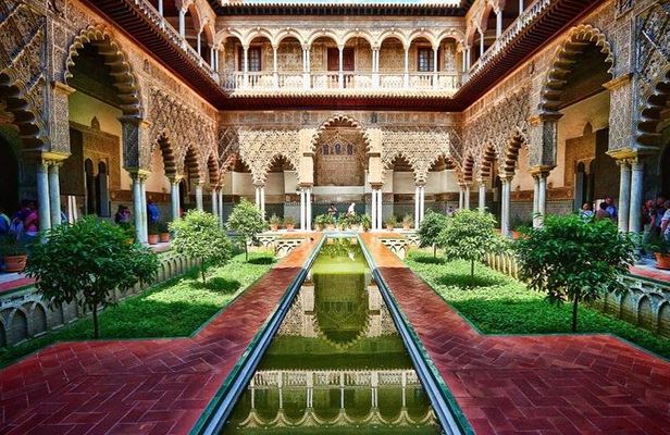 Alcazar Guided Day Tour in Seville