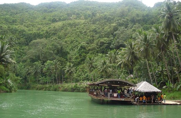 Private Bohol and Chocolate Hills with Loboc River Cruise