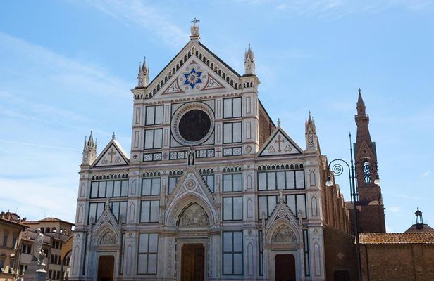 Private Guided Visit Florence's Santa Croce Basilica and Ancient Leather School