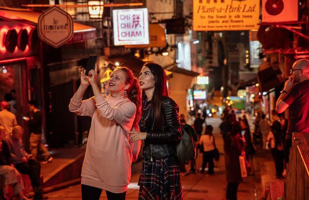 A Magical Evening in Hong Kong: Private City Tour