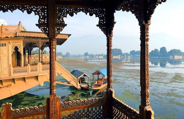 Kashmir Private Tour - an ultimate abode of heaven