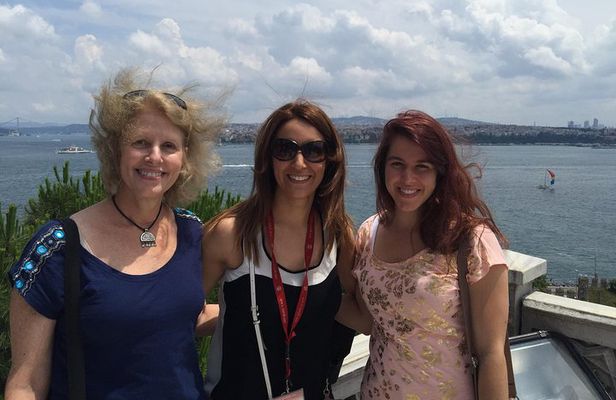 Bosphorus Cruise With Dolmabahçe Palace and Fortresses