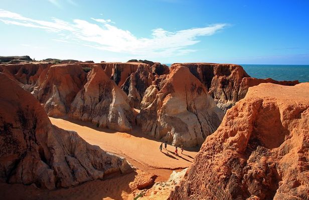 The colorful sands of Morro Branco beach - Full Day Tour