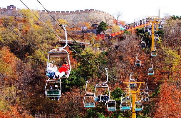 Boutique Early Bird or Night Tour of Mutianyu with VIP Pass