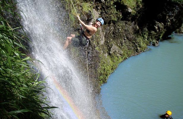 Rappel Maui Waterfalls and Rainforest Cliffs