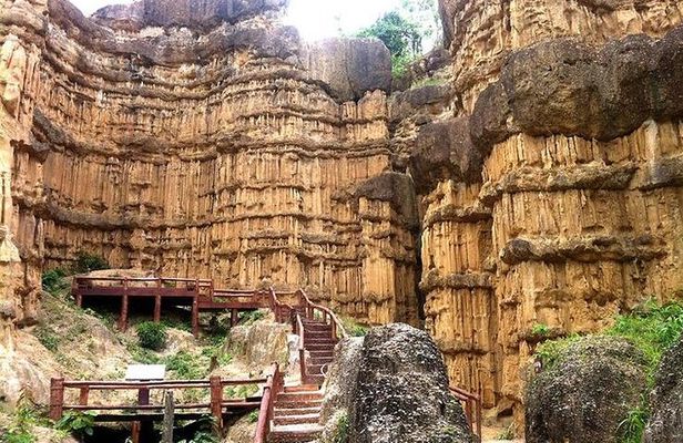 Grand Canyon Chiang Mai Private Tour with Pottery Village