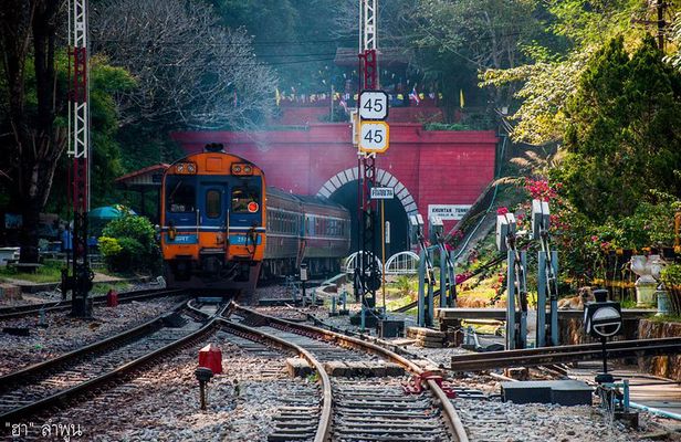 Amazing 1 day Private Tour to visit Lampang Province by train
