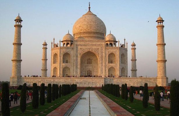12-Hour Agra Day Trip from Lucknow