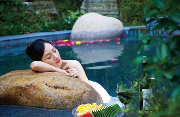Private Summer Palace and Hot Springs Tour from Beijing