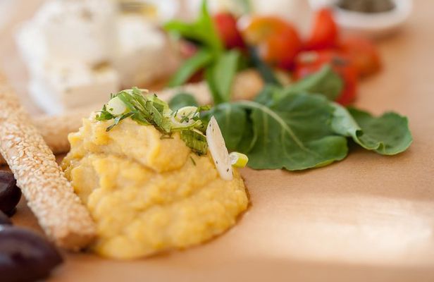 Small-Group Greek Food and Wine Tasting Tour in Santorini