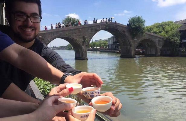 Private Half Day Tour: Zhujiajiao Water Town with Gondola Ride
