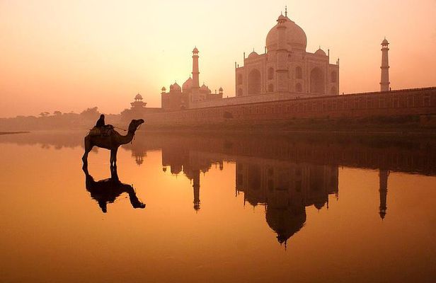 Delhi Agra Delhi Tour: 01 Overnight stay in Agra.