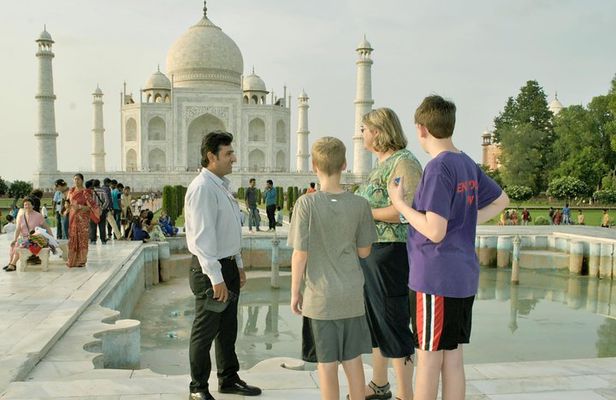 Delhi Agra Same Day Tour By Toyota Luxury Car.