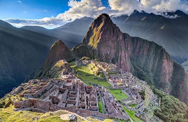 Machu Picchu by Bus with Overnight
