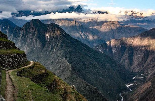 Sacred Valley of the Incas and Machu Picchu – 2D/1N
