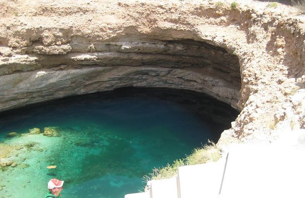 Coastal Tour and Wadi Hike from Muscat