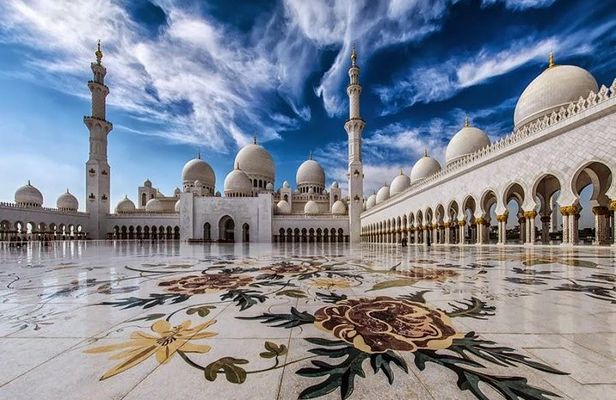 Abu Dhabi City & Sheikh Zayed Mosque Tour in 4*4 Private Vehicle
