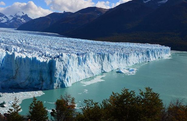 2 activities in Ushuaia + 2 activities in El Calafate (in 2 days)