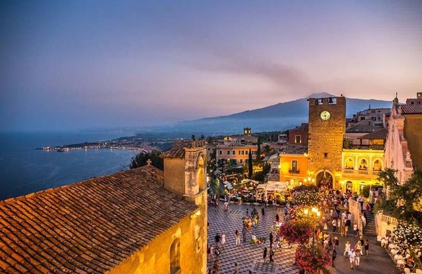 Private Taormina Sunset walking Tour with Aperitif