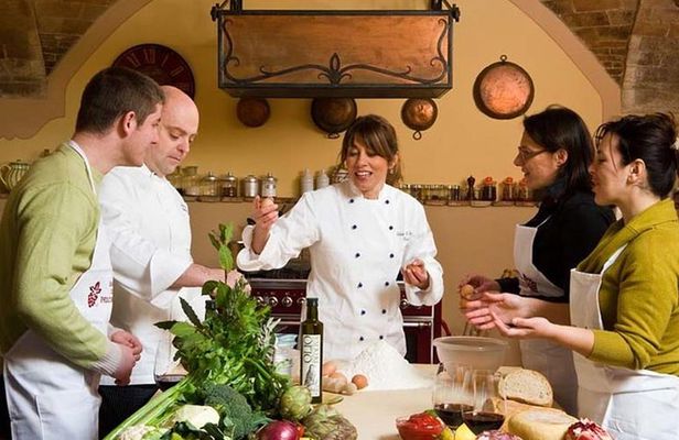 Private Cooking Class in Taormina: Pasta from Scratch and Cannoli 