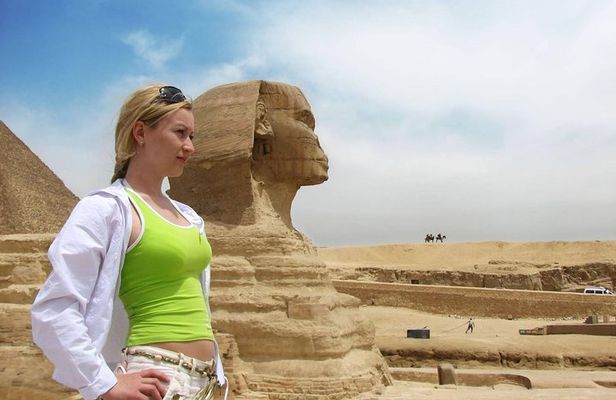 Day tour to Giza pyramids, sphinx & Sakkara and Memphis City
