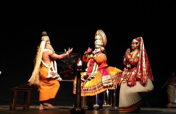 Kochi Over View: Kathakali, Dinner, Pick & Drop Included Tour