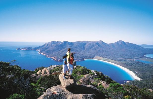 Full-Day Tour to Wineglass Bay from Hobart