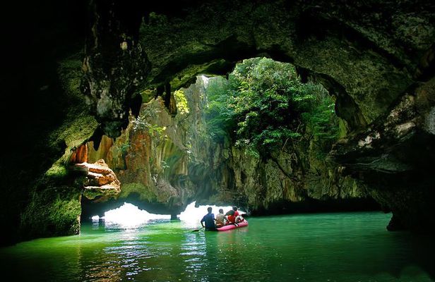 Phuket: James Bond Island Speedboat Tour with Canoeing