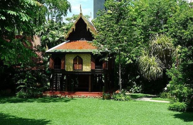 Private Heritage Tour of Jim Thompson House and Bangkok Temples
