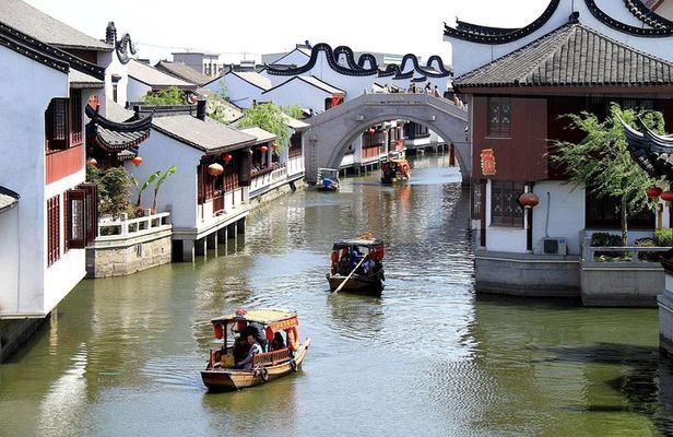 Private Shanghai Layover Tour to Zhaojialou Water Town with Lunch or Dinner