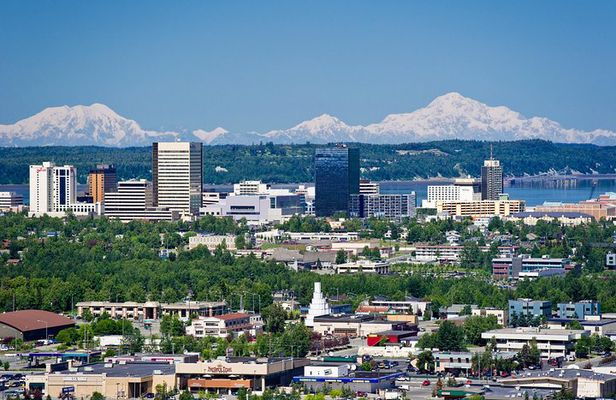 Anchorage City Tour w/ Taste of Wild Smoked Salmon & Reindeer Sausage