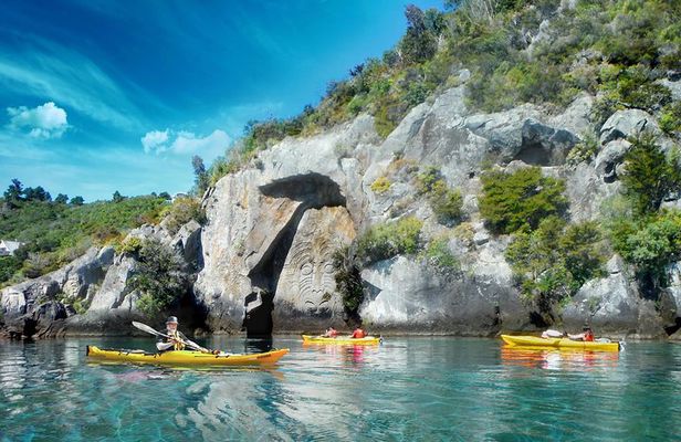 Half-Day Kayak to the Maori Rock Carvings in Lake Taupo