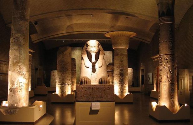 Private tour Giza Pyramids & Egyptian Museum from Hurghada by car