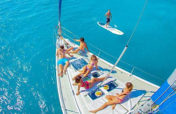 Private Luxury Sailing Cruise in Los Cabos with Lunch and Open Bar