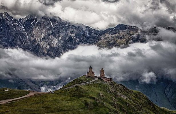 Full Day Kazbegi, Ananuri, Jinvali, Gudauri and Gergeti Private Tour