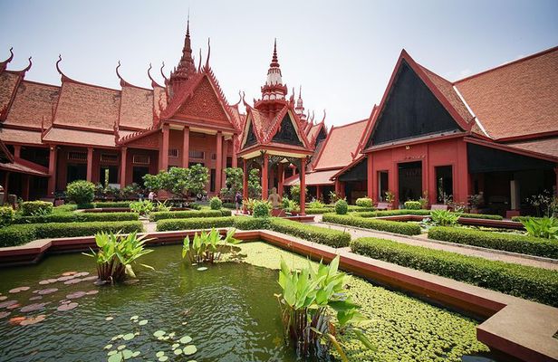 Private Phnom Penh Icons City Tour