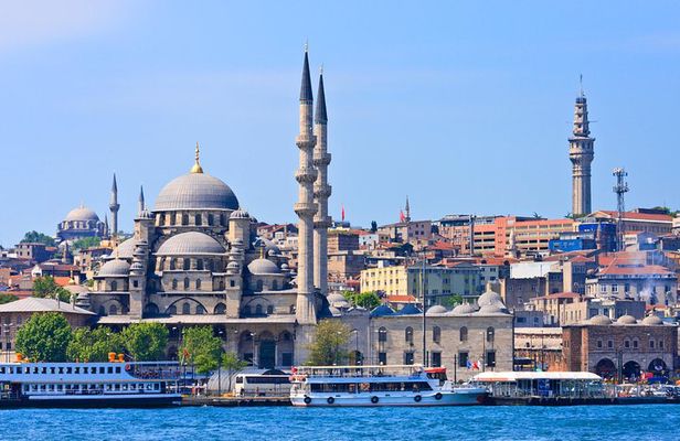 Private Tour: Bosphorus Cruise and Istanbul's Egyptian Bazaar