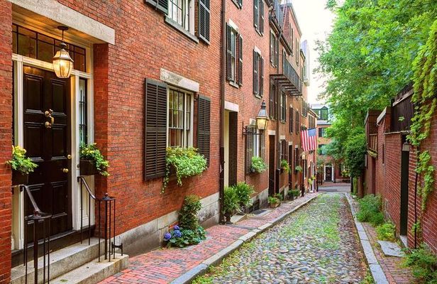 Guided Walking Tour of Copley Square to Downtown Boston Freedom Trail