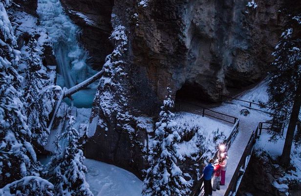 Johnston Canyon Evening Icewalk