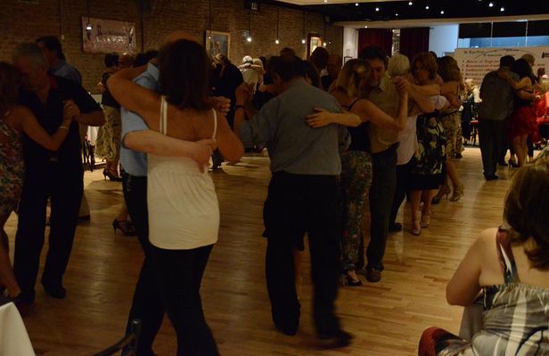 Buenos Aires Tango Tour Including Class and Milongas