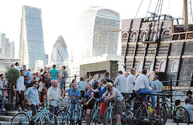 Original e-Bike Tour: Smugglers & City Builders