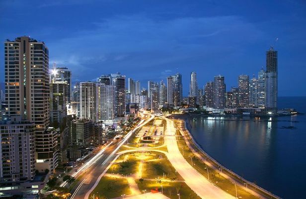 Half day of Panama city and canal tour: shared and private