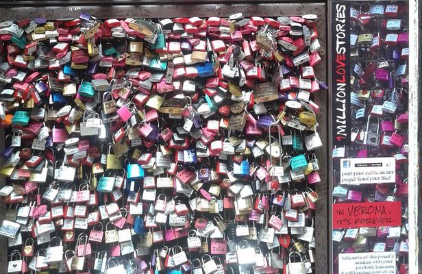 Make your Romantic Proposal in the City of Love